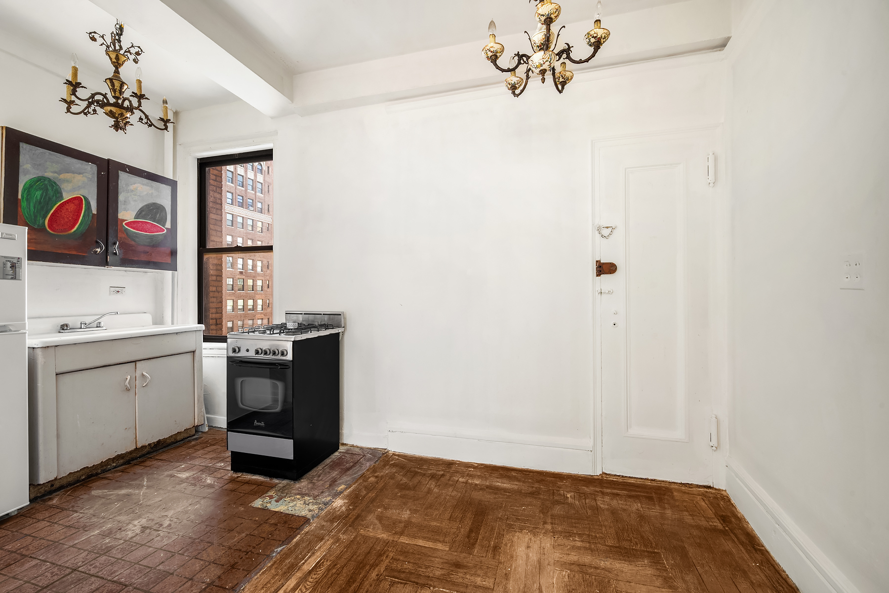 269 West 72nd Street, Unit 9A Manhattan, NY 10023 - Photo 5 of 9