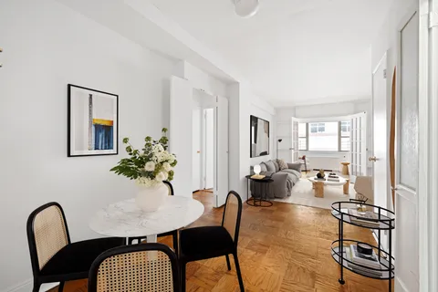 $749,000 | 211 East 53rd Street, Unit 12H | Midtown East