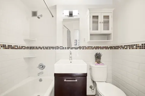 $869,000 | 310 West 56th Street, Unit 5A | Hell's Kitchen