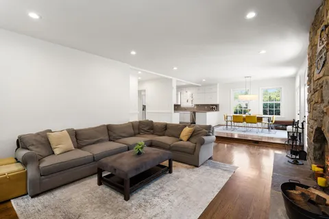 Contact Agent | 5313 Massachusetts Avenue, Bethesda, MD 20816