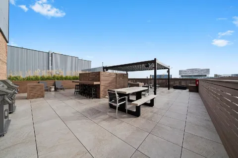 $240,000 | 1645 West Ogden Avenue, Unit 438, Chicago, IL 60612