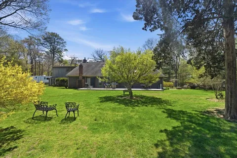 $1,851,000 | 121 Montauk Highway, Quogue, NY 11959