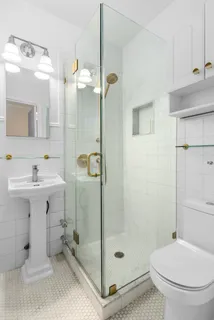 $799,000 | 98 Luquer Street, Unit 2R | Carroll Gardens