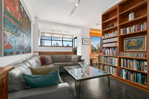 $2,550,000 | 130 West 79th Street, Unit 17A | Upper West Side