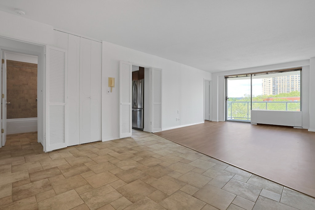 3333 Henry Hudson Parkway, Unit 4M Bronx, NY 10463 - Photo 2 of 41