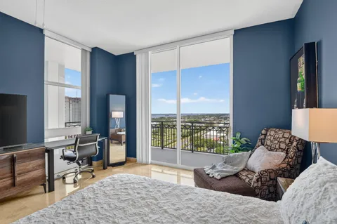 $2,100,000 | 550 Okeechobee Boulevard, Unit LPH23, West Palm Beach, FL 33401