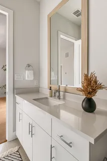 $649,000 | 381 East Greenbriar Lane, Unit 401, Dallas, TX 75208