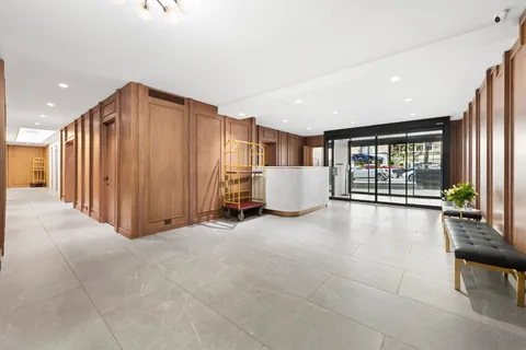 $699,000 | 363 East 76th Street, Unit 2A | Lenox Hill