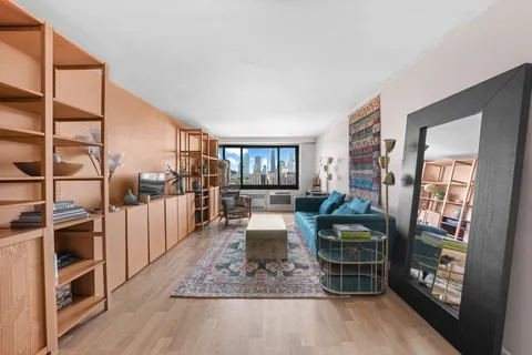 $570,000 | 185 Hall Street, Unit 1607 | Clinton Hill