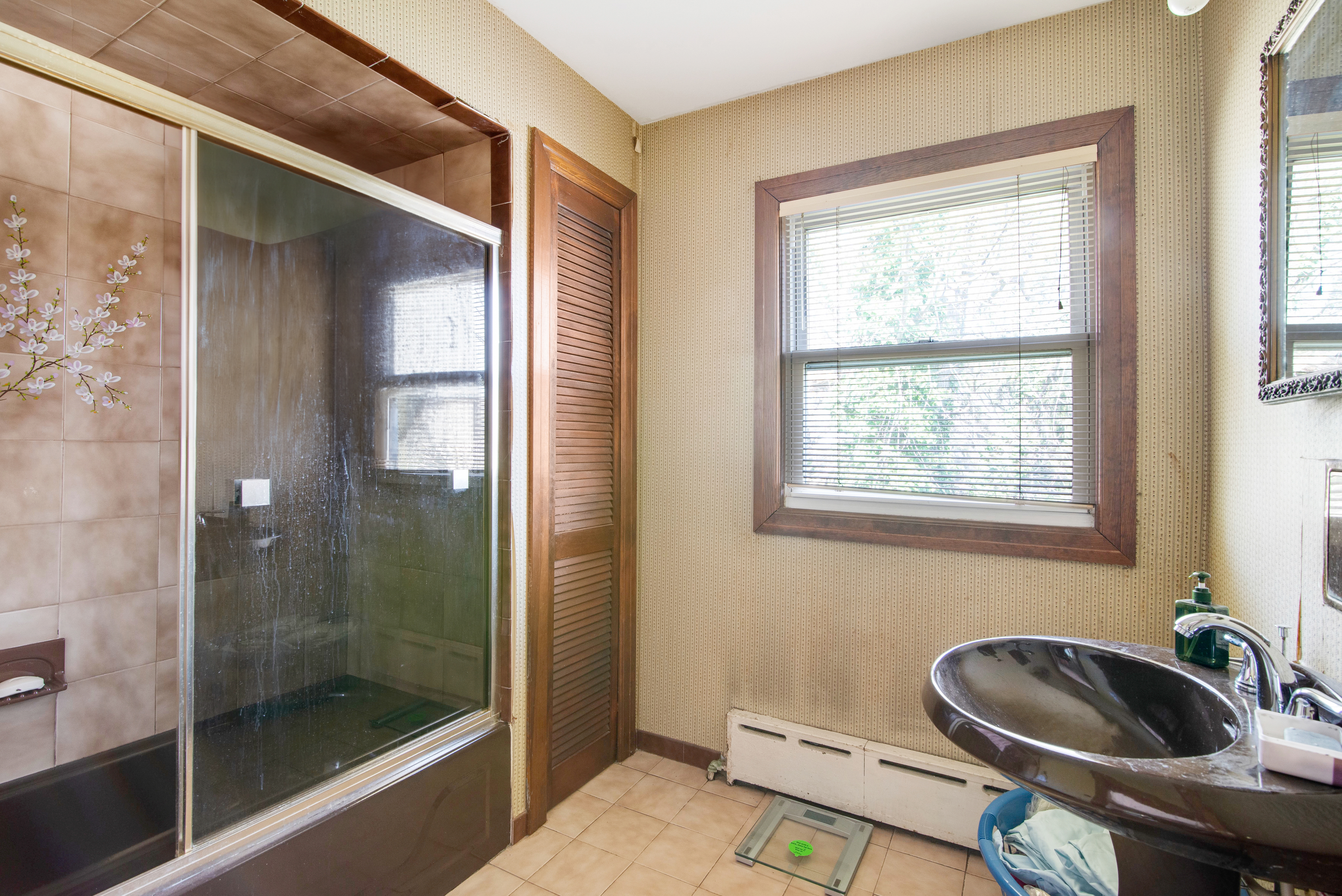 4499 Hylan Boulevard Staten Island, NY 10312 - Photo 10 of 26