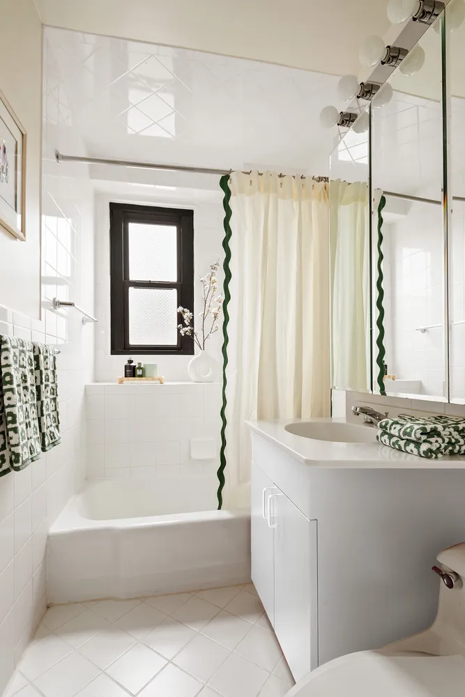 $1,995,000 | 360 West 22nd Street, Unit 10B | Chelsea