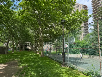 $734,000 | 165 West End Avenue, Unit 5A | Upper West Side