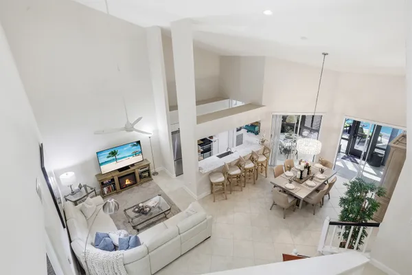 $1,695,000 | 4870 West Boulevard, Naples, FL 34103