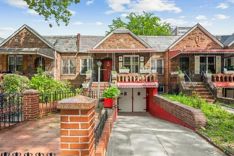 $875,000 | 425 Winthrop Street | Wingate