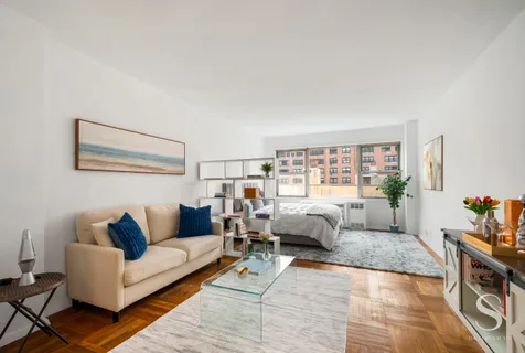 $325,000 | 311 East 71st Street, Unit 8E | Lenox Hill