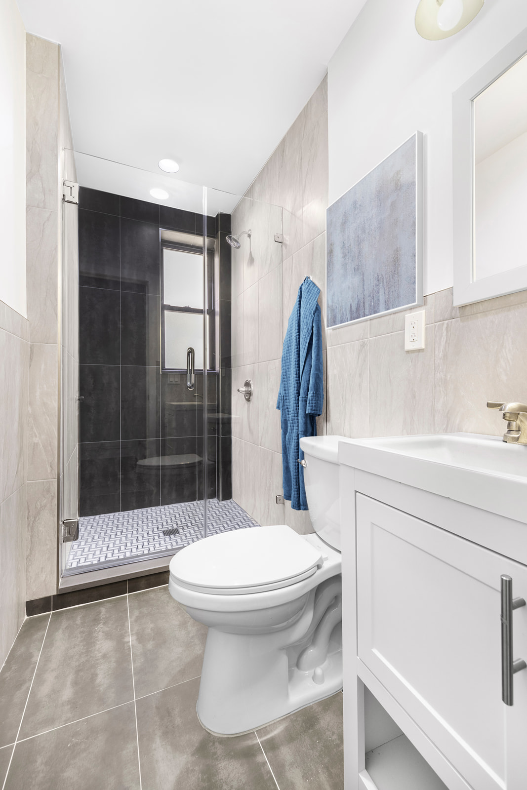200 West 109th Street, Unit B8 Manhattan, NY 10025 - Photo 5 of 7 a bathroom with a toilet and a shower