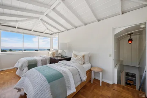 $3,680,000 | 40 Laurel Avenue, Stinson Beach, CA 94970
