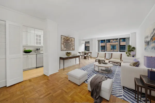 $610,000 | 345 East 52nd Street, Unit 8G | Midtown East