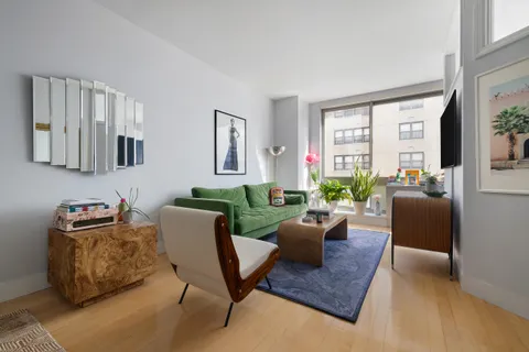 $359,000 | 242 East 25th Street, Unit 9E | Kips Bay