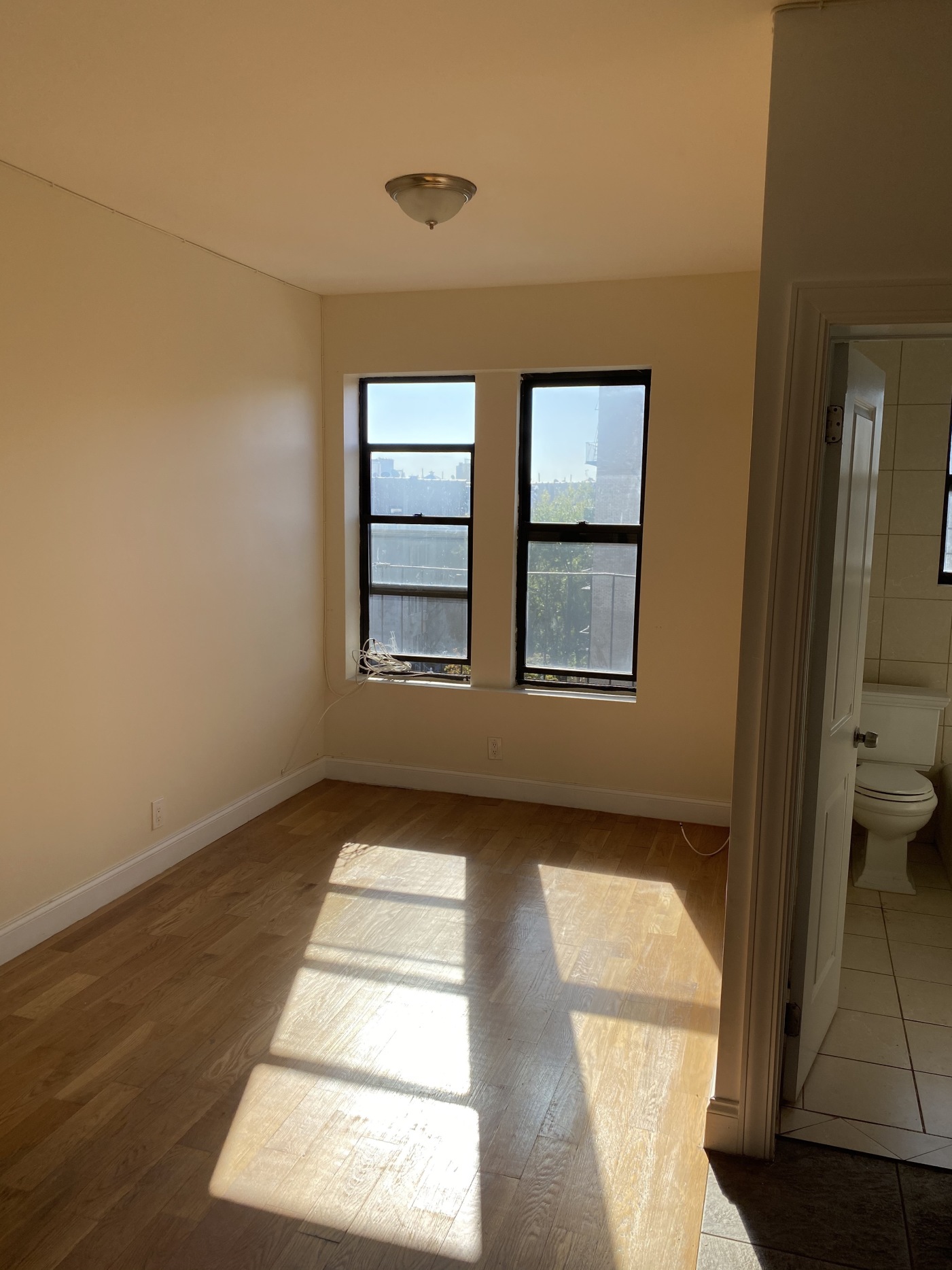 29-08 31st Avenue, Unit E4 Queens, NY 11106 - Photo 2 of 5