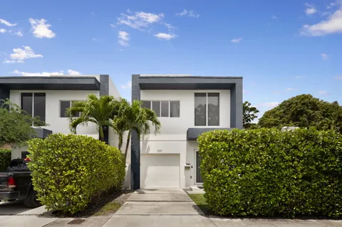 $1,250,000 | 2931 Southwest 27th Terrace, Miami, FL 33133