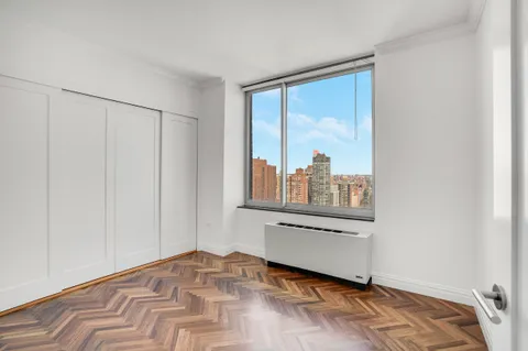 $1,995,000 | 360 East 88th Street, Unit 33B | Upper East Side