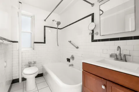 $1,350,000 | 227 East 57th Street, Unit 3DEF | Midtown East