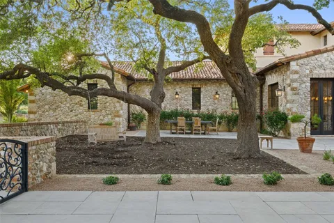 $6,999,000 | 418 Cattle Trail Drive, Dripping Springs, TX 78620