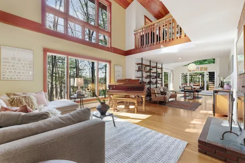 Contact Agent | 30 Volunteer Way, Lexington, MA 02420