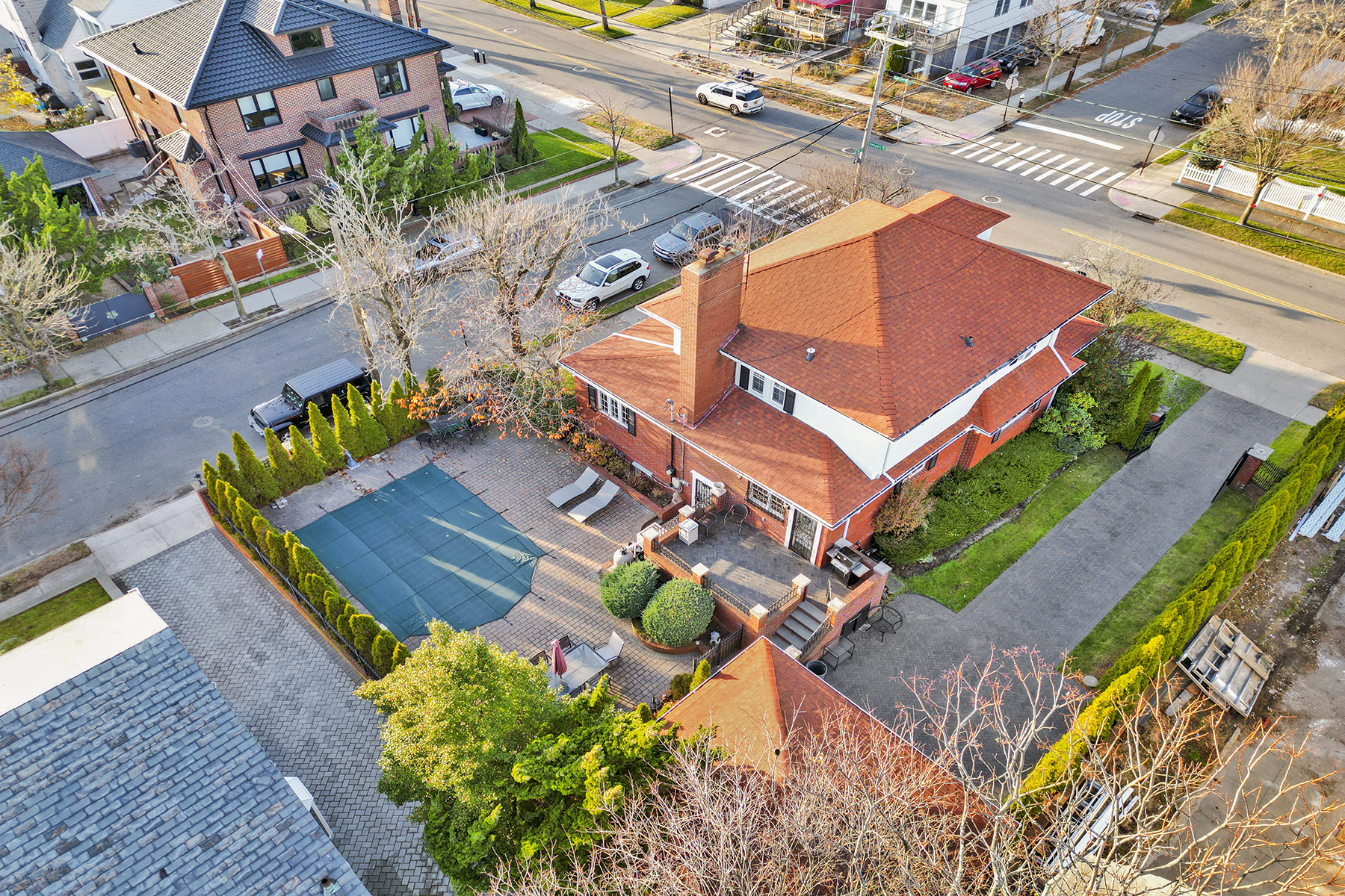 142-15 Newport Avenue Queens, NY 11694 - Photo 6 of 72 an aerial view of a house with a garden
