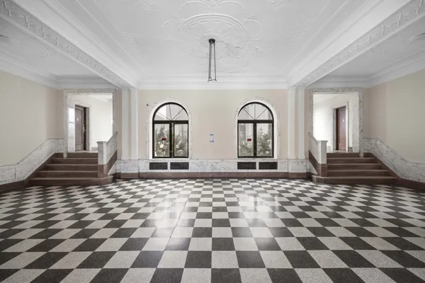 $399,999 | 179 Ocean Parkway, Unit 4H | Kensington
