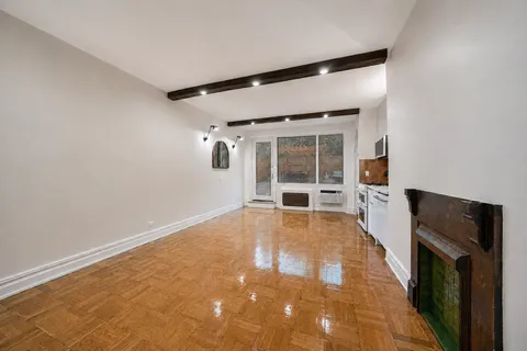 $1,995,000 | 50 King Street, Unit 1B | Hudson Square