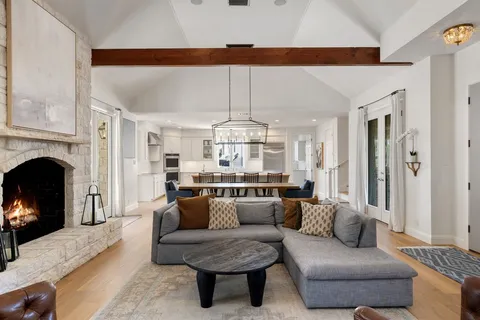 $1,399,000 | 22 Autumn Oaks Drive, Austin, TX 78738