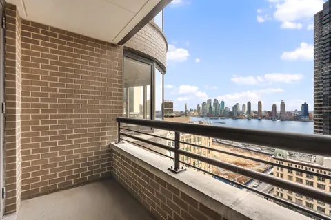 $1,299,000 | 330 East 38th Street, Unit 19K | Murray Hill