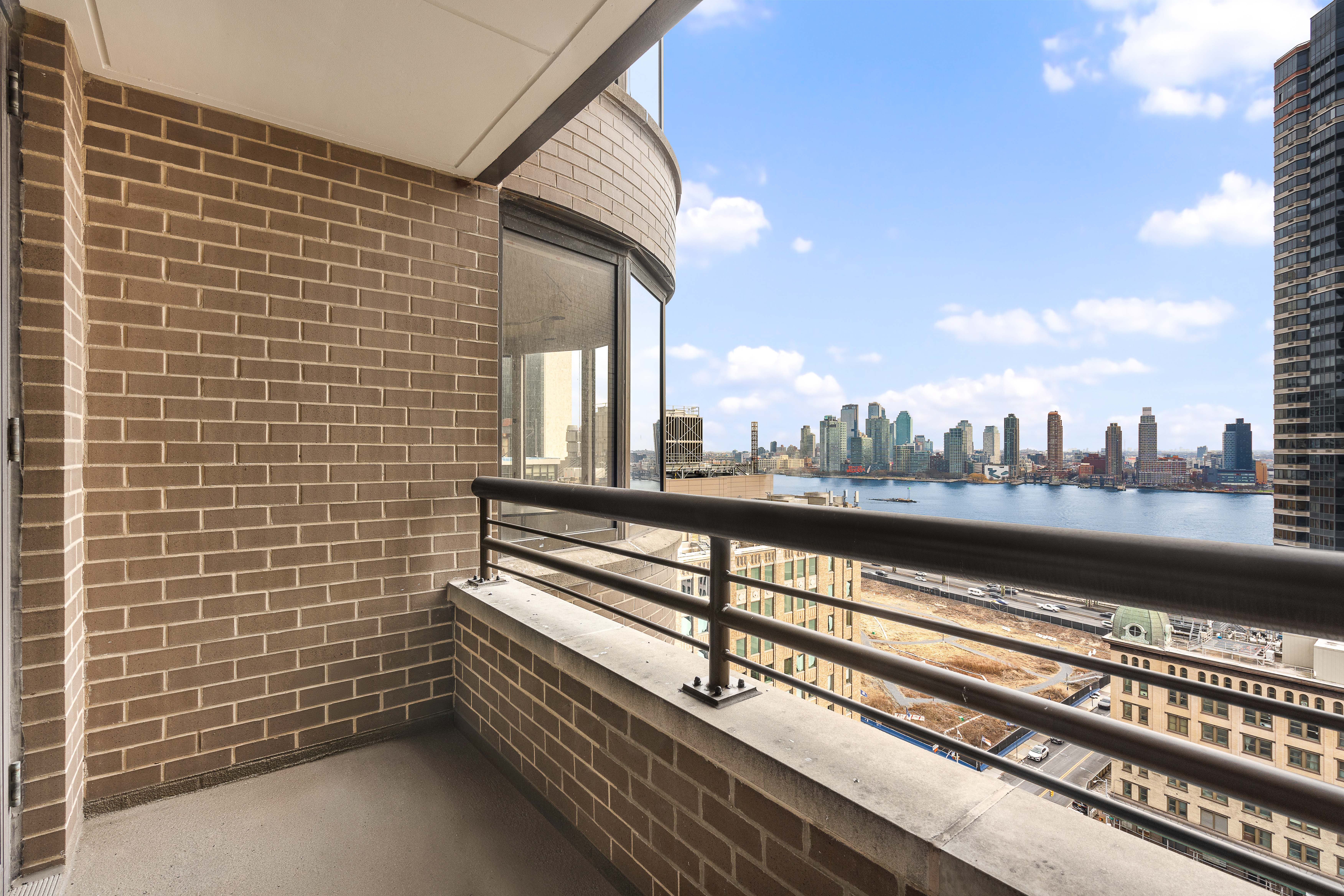 330 East 38th Street, Unit 19K Manhattan, NY 10016 - Photo 6 of 11