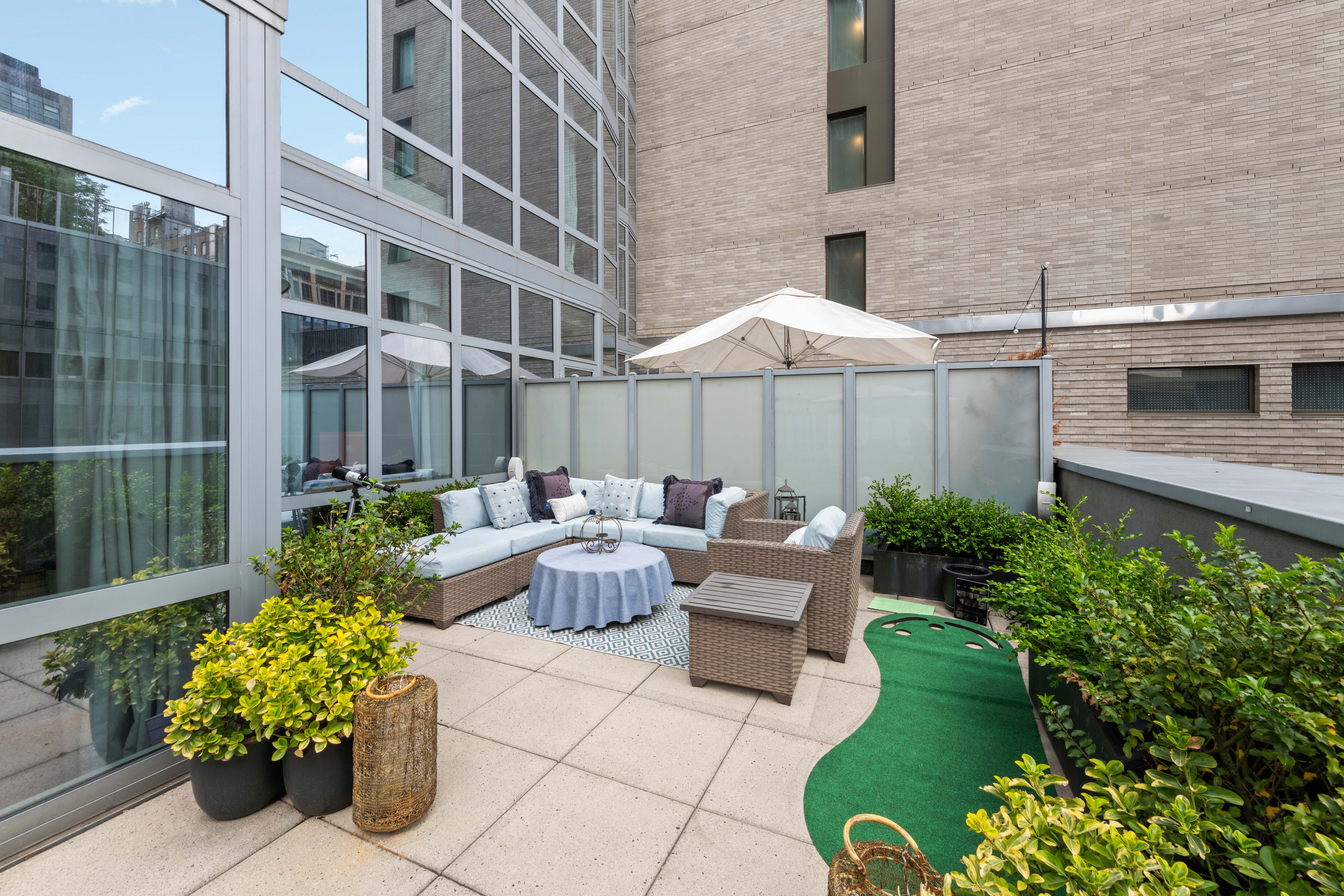 555 West 59th Street, Unit TH3C Manhattan, NY 10019 - Photo 14 of 20 Gallery Image 14