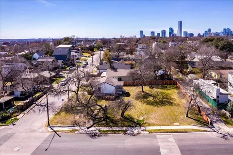 $725,000 | 2512 East 9th Street, Austin, TX 78702