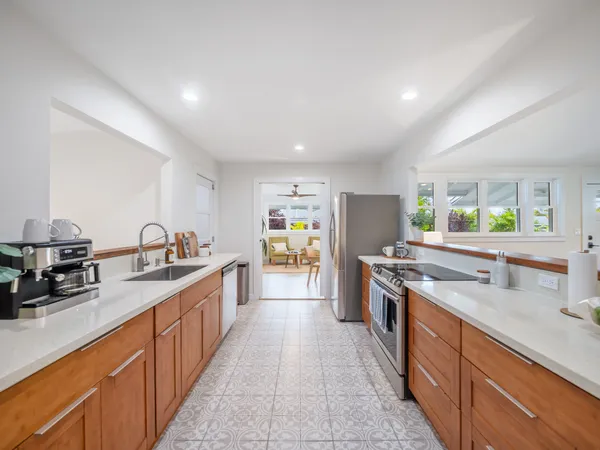 $3,395,000 | 244 Awakea Road, Kailua, HI 96734