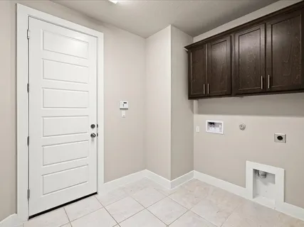 $825,000 | 227 Bridge Water Loop, Dripping Springs, TX 78620