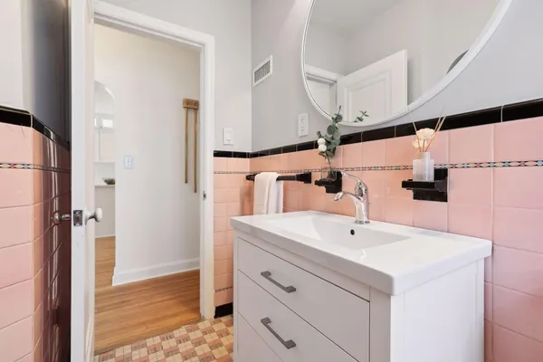 $425,000 | 3922 North Washburn Avenue, Minneapolis, MN 55412