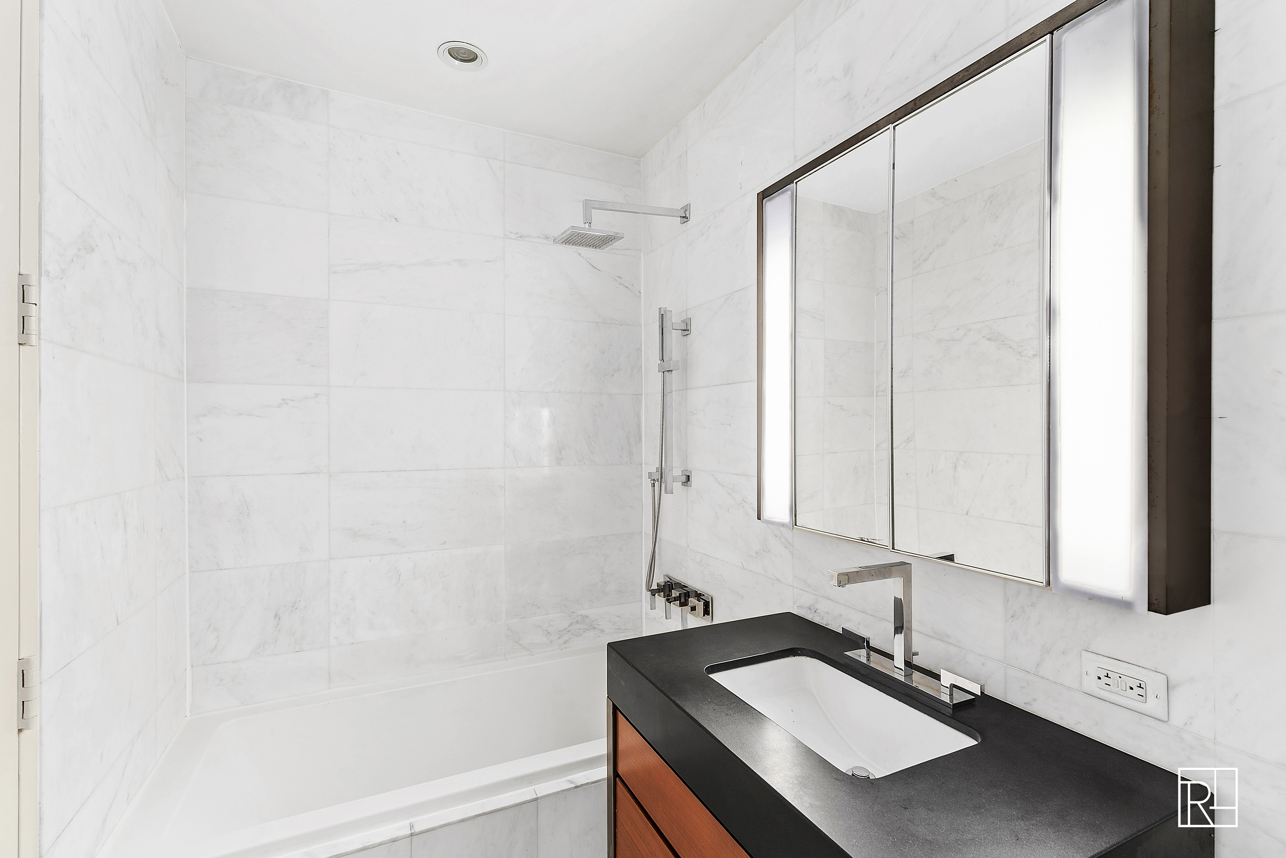 75 Wall Street, Unit 32J Manhattan, NY 10005 - Photo 11 of 30