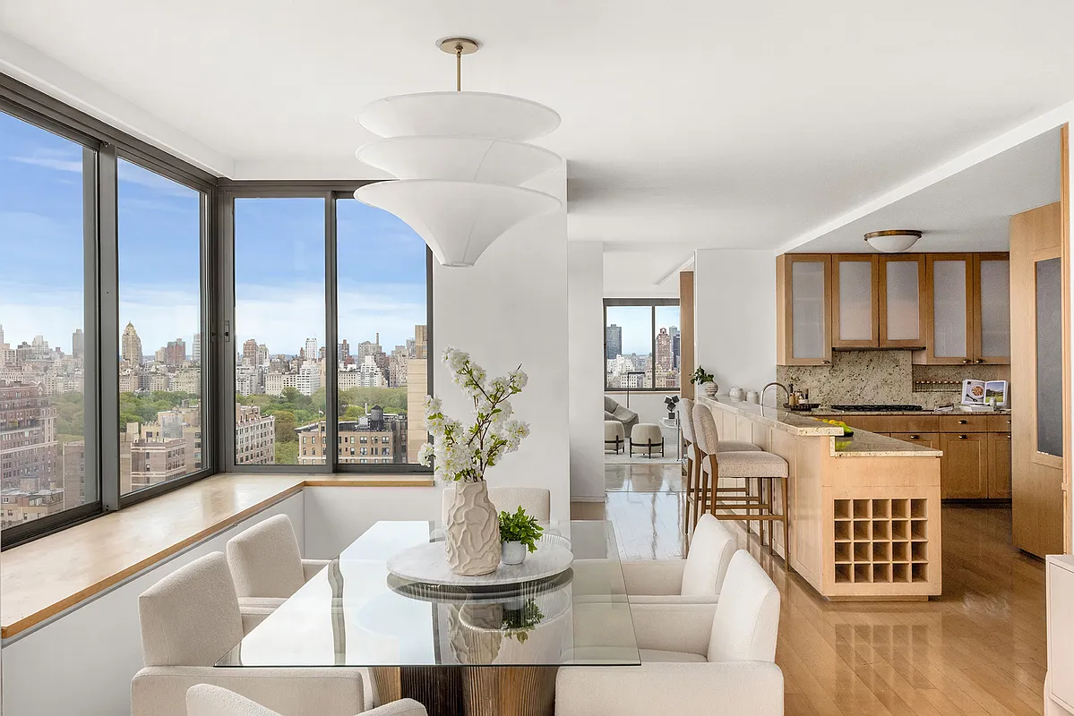 111 West 67th Street, Unit 28DEF Manhattan, NY 10023 - Photo 10 of 27