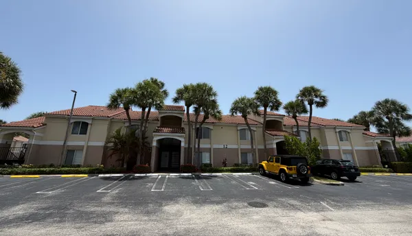 $170,000 | 815 Boynton Beach Boulevard, Unit 12203, Boynton Beach, FL 33426