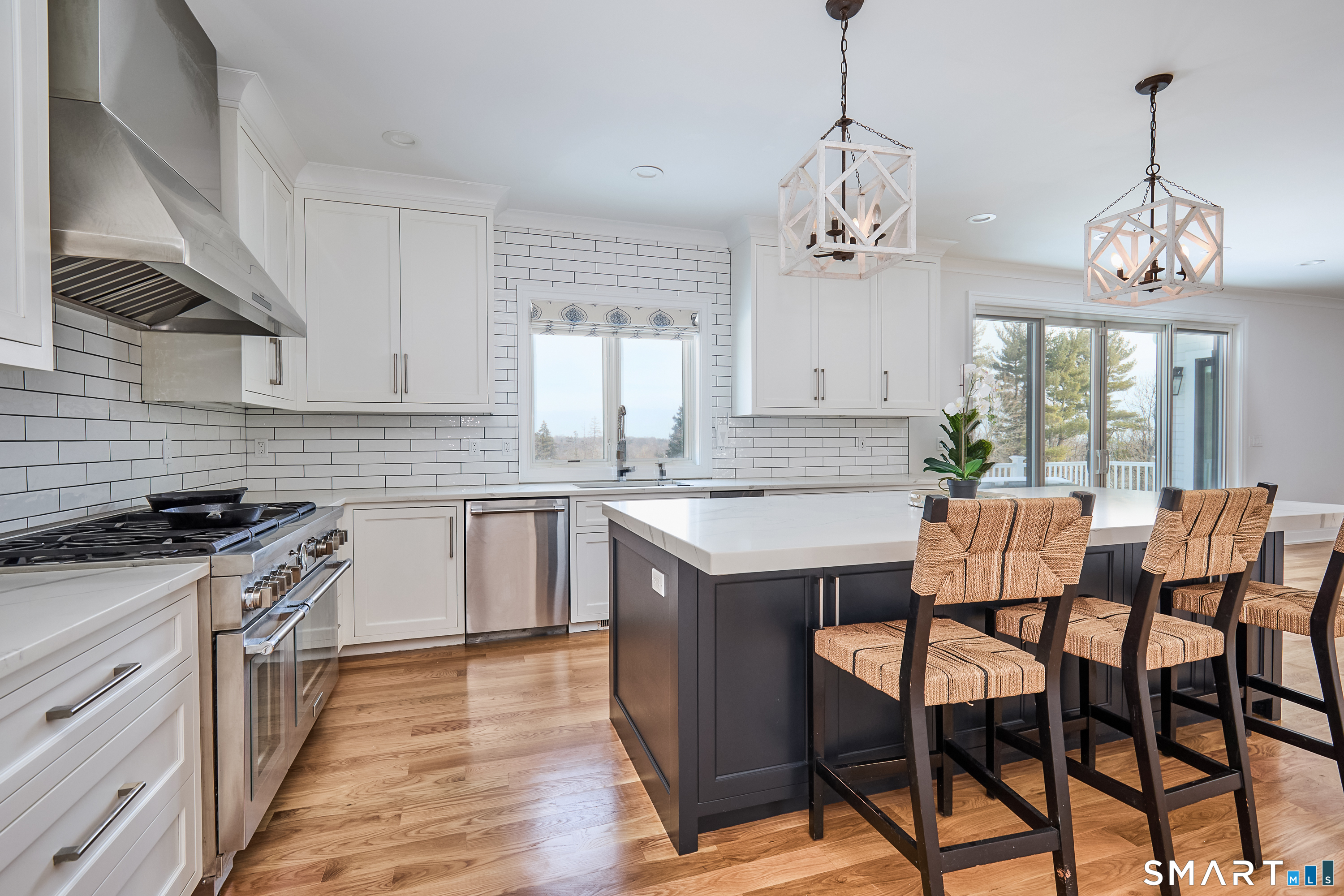 70 Meadow Ridge Road Fairfield, CT 06890 - Photo 9 of 40