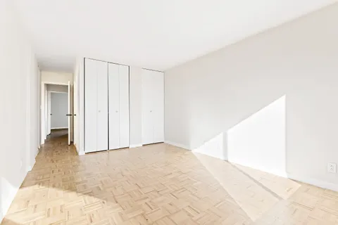 $1,280,000 | 555 Main Street, Unit 1315 | Roosevelt Island