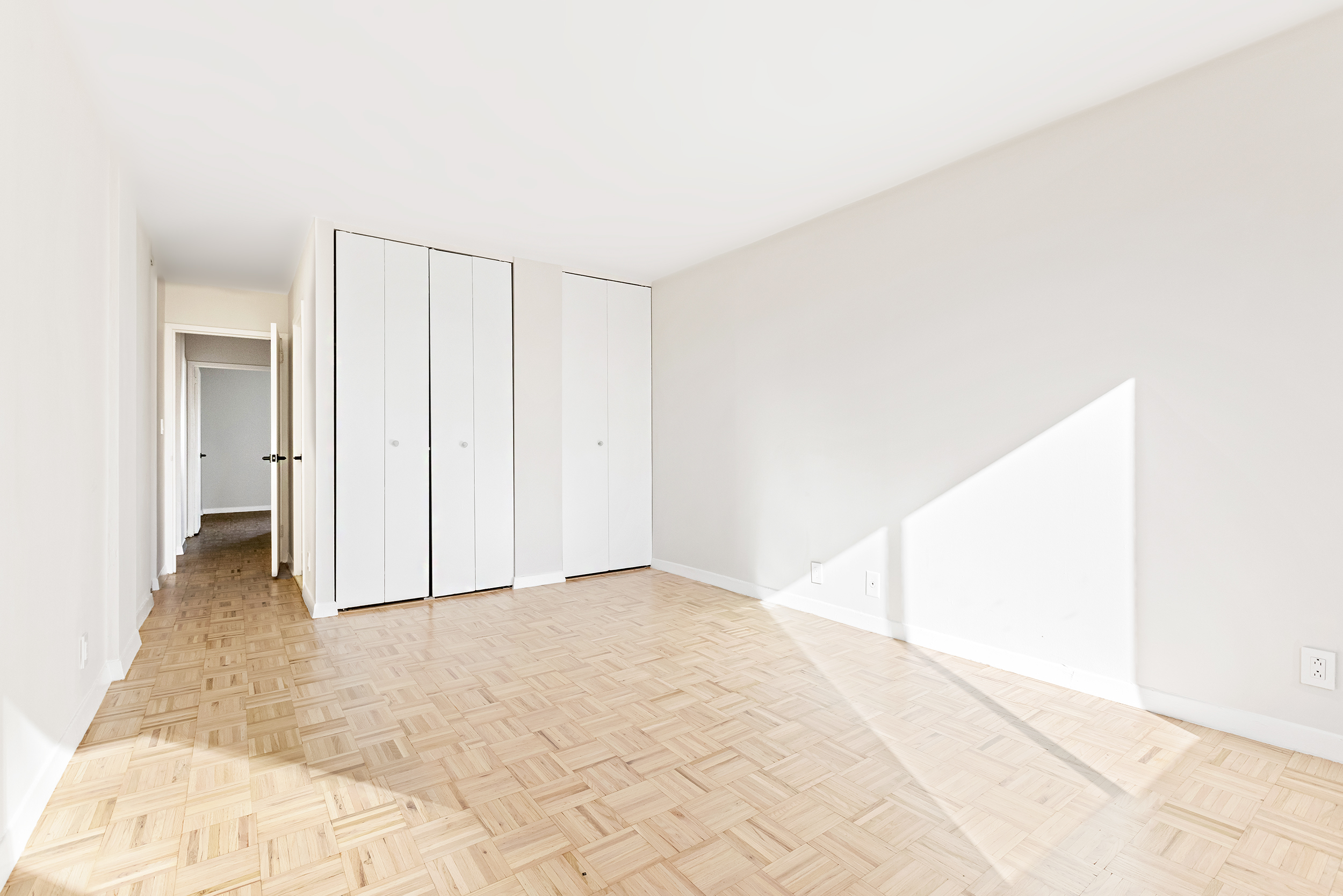 555 Main Street, Unit 1315 Manhattan, NY 10044 - Photo 4 of 15