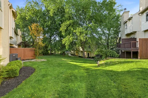 Contact Agent | Chanticleer, Cherry Hill, NJ 08003