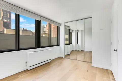 $749,000 | 403 East 62nd Street, Unit 7C | Lenox Hill