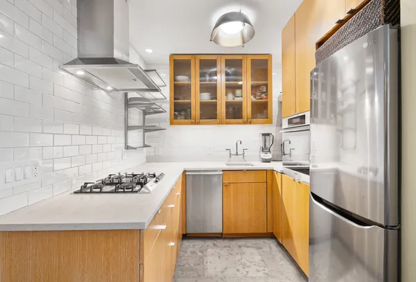 $725,000 | 49 West 12th Street, Unit 8H | Greenwich Village