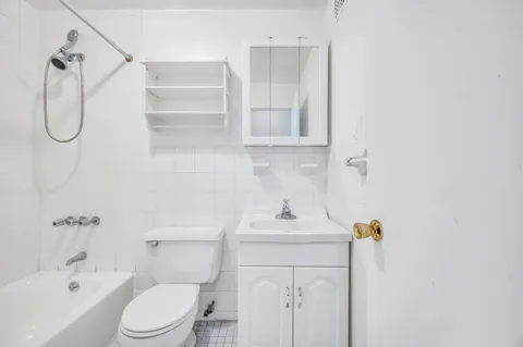 $450,000 | 344 West 49th Street, Unit 4B | Hell's Kitchen